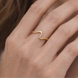 Brand New!! Titanium steel wave ring